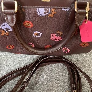 Beautiful print crossbody COACH